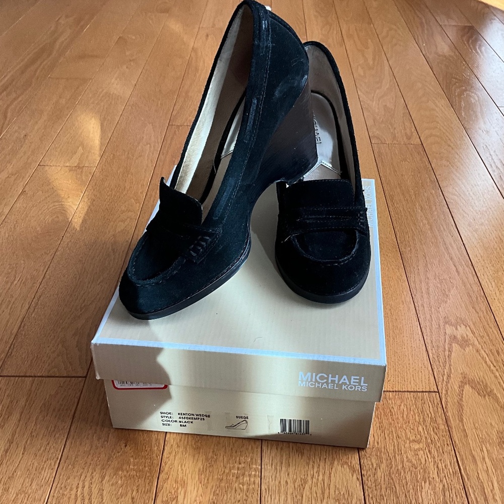 KORS Michael women’s Black suede dress wedges size 8